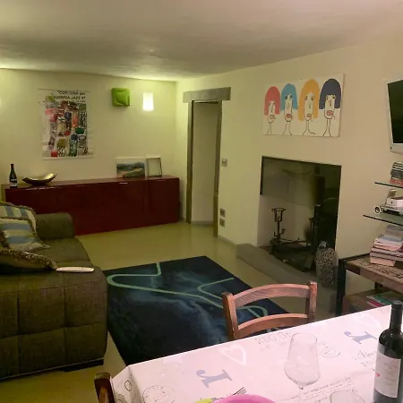 Little Flat In * Cortona